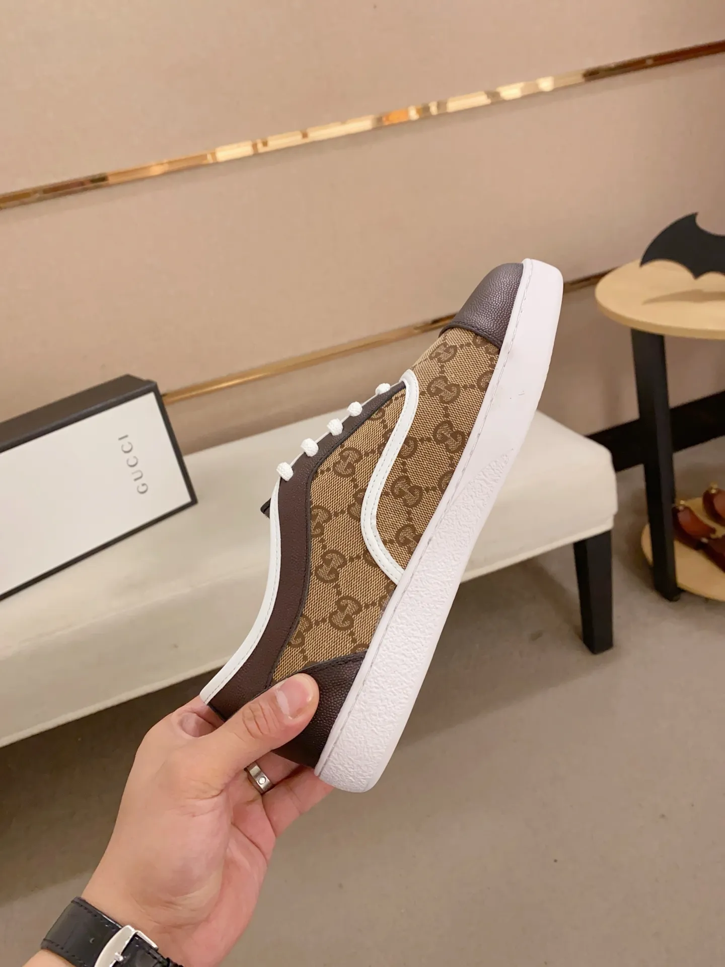 Men's clothing and shoes💰:400💰 (GUCCI) The latest model from the official website 🎁🎁Casual and fashionable men's shoes👟, hot style 💥The version is simple and elegant, exclusive for trendy men. Unique official website latest brand elements 👑Gucci original decoration, fashionable and generous, the fabric is original cowhide ✅sheepskin lining, the official website specifies wear-resistant casual outsole, the classic model is taken in kind at the counter🎬38-44 (45 is not returned or exchanged)